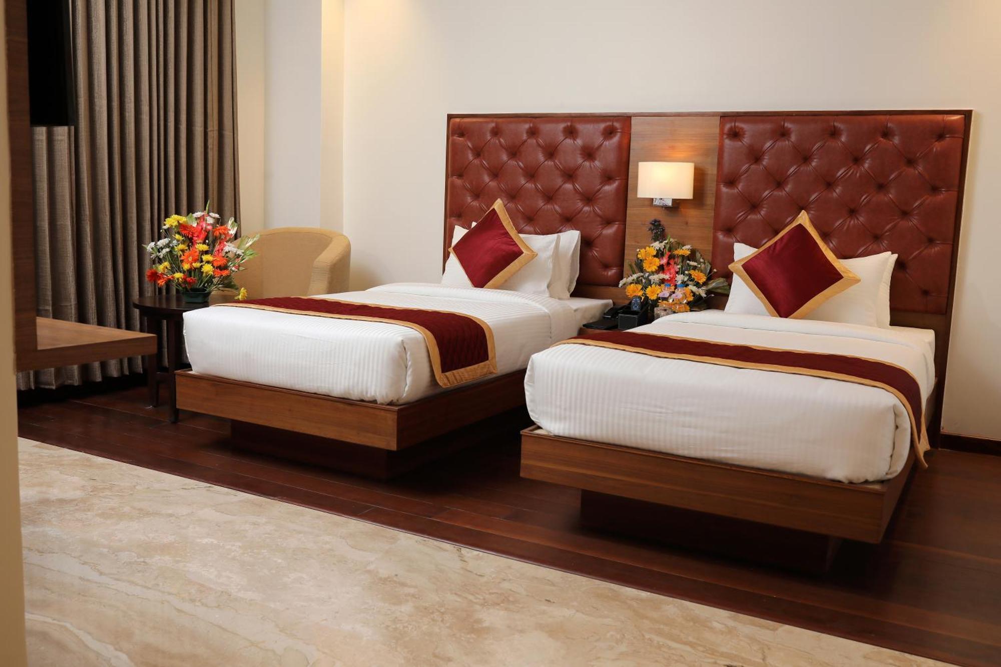 Icon Grand Hotel By Bhagini Bangalore Exterior foto